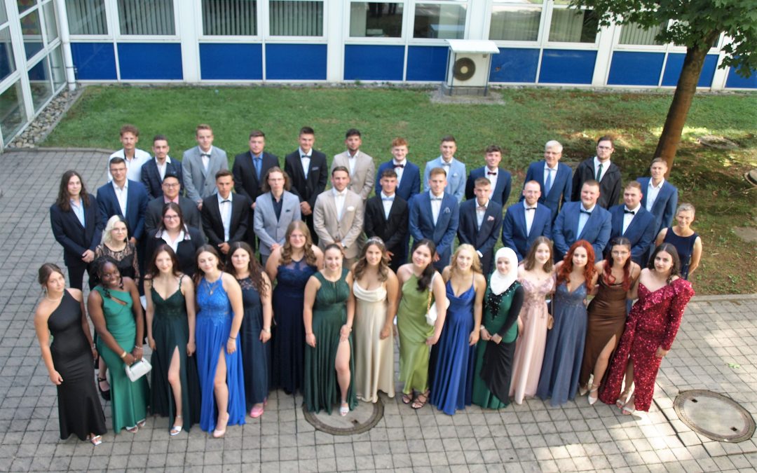 „Zeugnistag“ an der BBS Idar-Oberstein: 42 Abiturienten erhielten ihre Zeugnisse