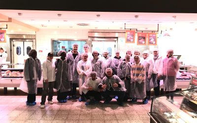 Ernährungsklassen schnuppern Marktluft. Harald-Fissler-Schule zu Gast beim „Gläsernen Globus“